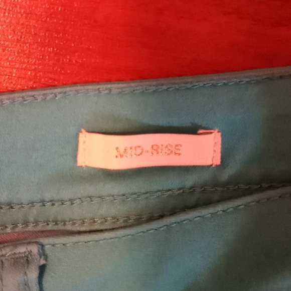 Shorts - Picture 4 of 4